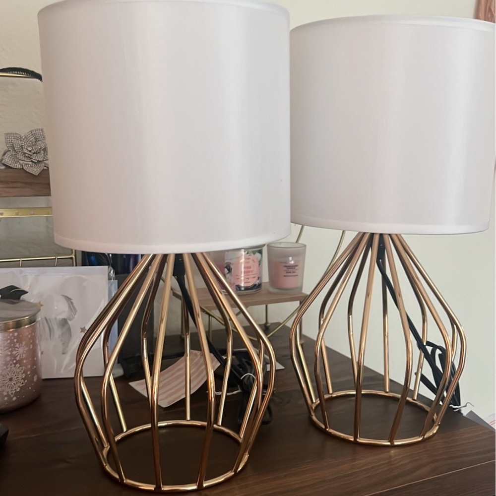 Elegant Gold Table Lamp with White Shade